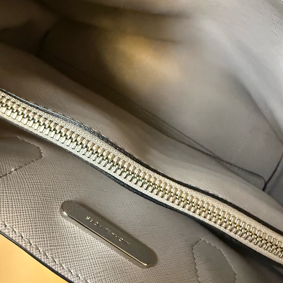 MICHAEL KORS STUDIO Mercer Tote Black/Grey - Picture 9 of 16